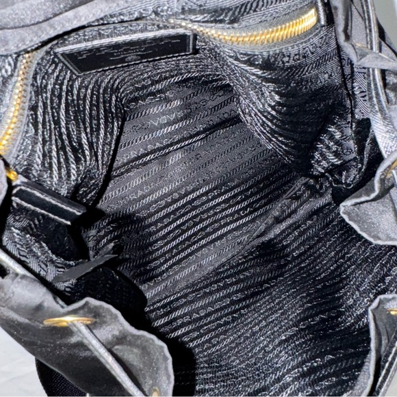 PRADA Milano Black Nylon Real Fur Drawstring Women's Backpack Made in Italy - Picture 16 of 17